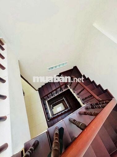 Cho Thuê Nhà Mặt Tiền Kinh Doanh sầm uất-  đường Hoà Hảo, p5, quận 10