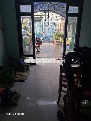 Cho thuê căn nhà mặt tiền đường công viên sinh thái XTT 6 (hồ