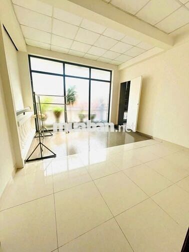 Cho Thuê Nhà Mặt Tiền Kinh Doanh sầm uất-  đường Hoà Hảo, p5, quận 10