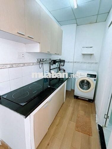 DT: 40,3m2 ( kế góc thang máy )-Giá:985tr(bớt lộc cho khách thiện chí)