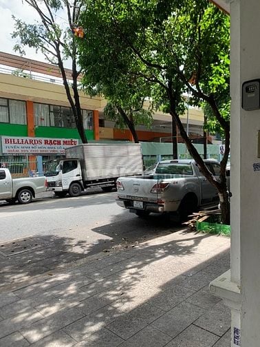 Cho thuê văn phòng lầu 2, ngay mặt tiền đường Hoa, Phú Nhuận