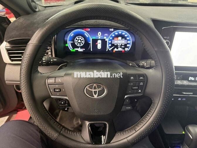 TOYOTA CAMRY 2.5HEV MID 2025 Xe hãng bán