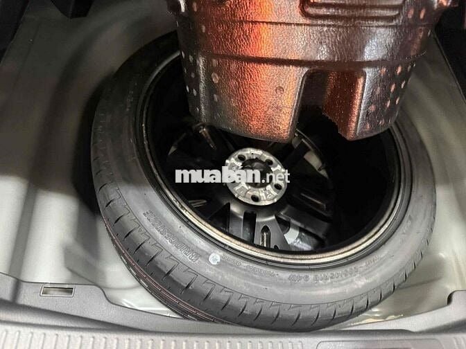 TOYOTA CAMRY 2.5HEV MID 2025 Xe hãng bán