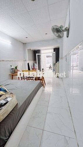 CHỈ nhỉnh 6 T.ỷ - Nhà Q7 5p qua Q4 - 66m² - Dòng tiền 16tr/tháng