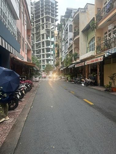 Bán CC Lầu 3 Quận 1, ngay Chợ Bến Thành Q1, 73.5M2, 2PN,2WC