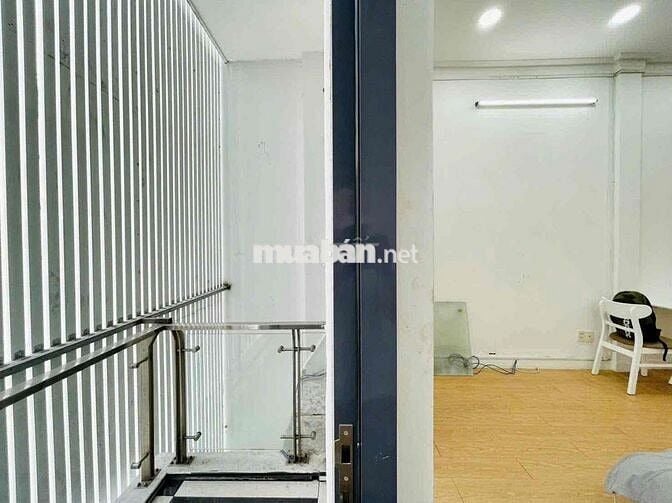 Căn Hộ Ban Công Full Nội Thất Đặng Thuỳ Trâm Bình Thạnh Gần Văn Lang