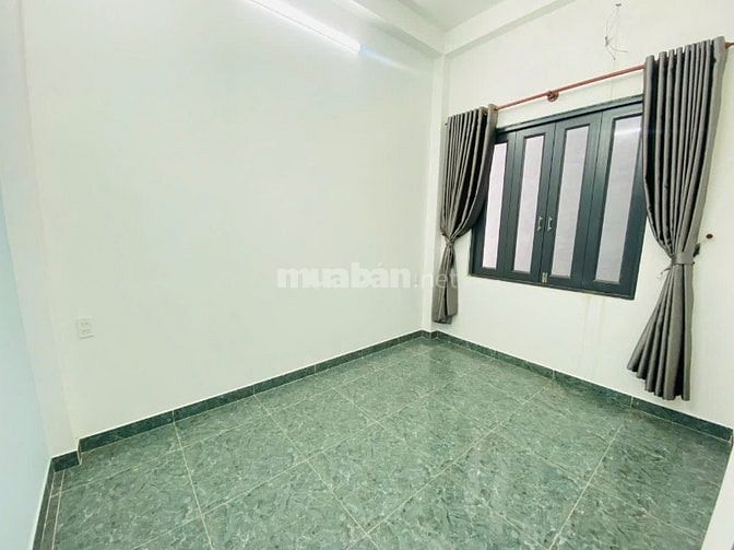 Nhà đúc 3 lầu hẻm xe tải thông,sổ Hồng riêng