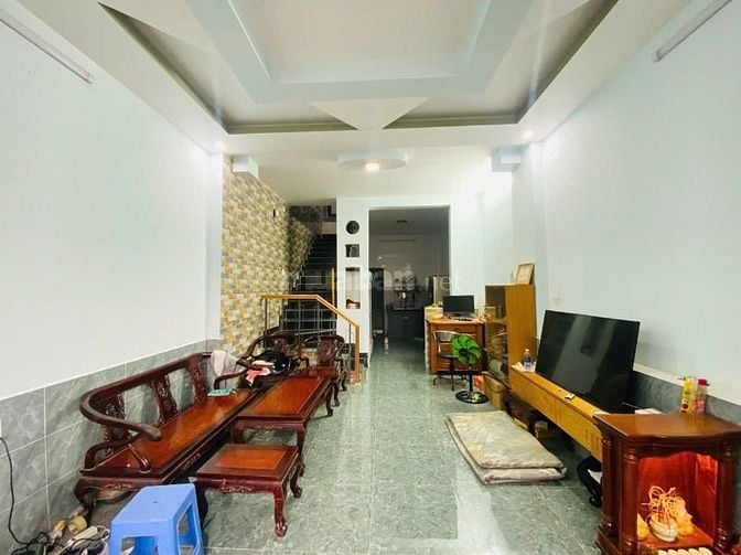 Nhà đúc 3 lầu hẻm xe tải thông,sổ Hồng riêng