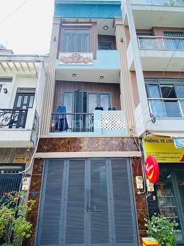 Nhà đúc 3 lầu hẻm xe tải thông,sổ Hồng riêng