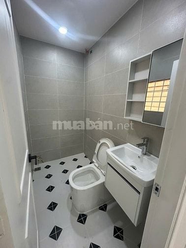Bán CC Lầu 3 Quận 1, ngay Chợ Bến Thành Q1, 73.5M2, 2PN,2WC
