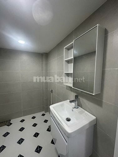 Bán CC Lầu 3 Quận 1, ngay Chợ Bến Thành Q1, 73.5M2, 2PN,2WC