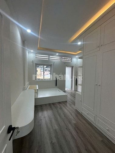 Bán CC Lầu 3 Quận 1, ngay Chợ Bến Thành Q1, 73.5M2, 2PN,2WC
