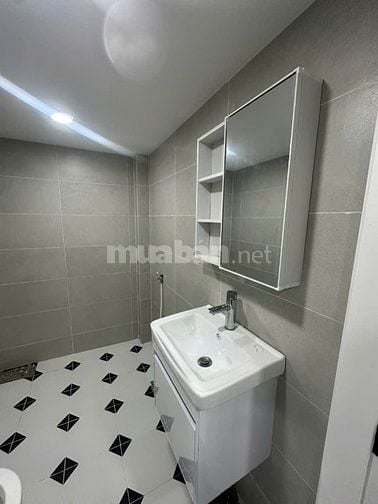 Bán CC Lầu 3 Quận 1, ngay Chợ Bến Thành Q1, 73.5M2, 2PN,2WC