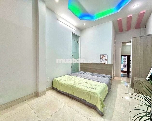 Phòng ban công giá rẻ chỉ 5tr5 - Trung tâm quận Phú Nhuận - Cô Bắc