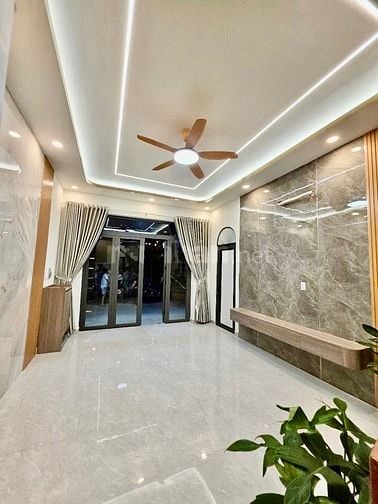 Định cư bán gấp nhà góc 2 mặt hẻm tiện KD.Ngay Aeon Mall Tân Phú.