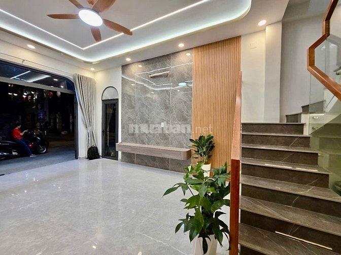 Định cư bán gấp nhà góc 2 mặt hẻm tiện KD.Ngay Aeon Mall Tân Phú.