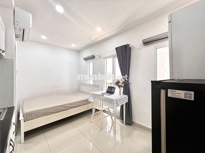 PHÒNG FULL NỘI THẤT NGAY CHỢ LÝ PHỤC MAN - THANG MÁY