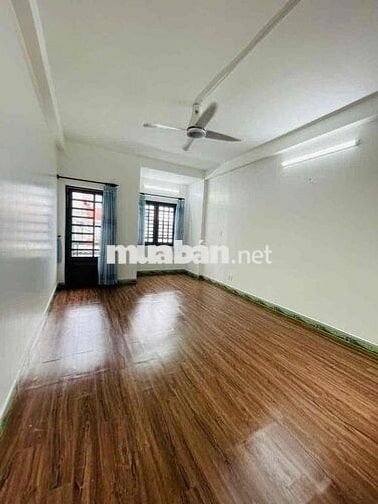 CHO THUÊ NHÀ 1T1L 2PN2WC HXH ĐƯỜNG SỐ 8 SÂN ĐẬU XE HƠI SẲN 2ML