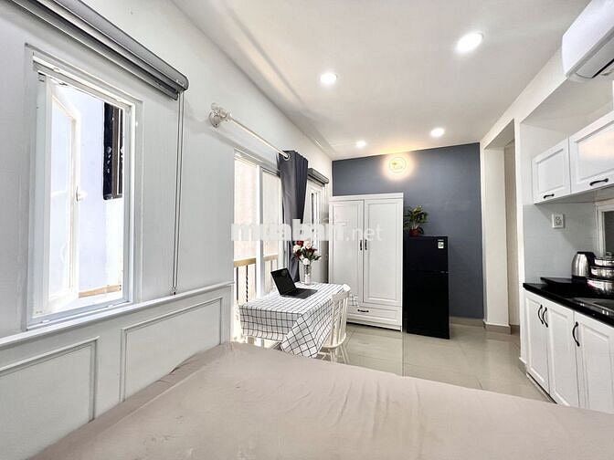 PHÒNG FULL NỘI THẤT NGAY CHỢ LÝ PHỤC MAN - THANG MÁY