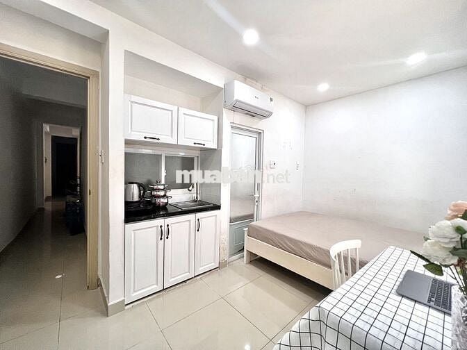 PHÒNG FULL NỘI THẤT NGAY CHỢ LÝ PHỤC MAN - THANG MÁY