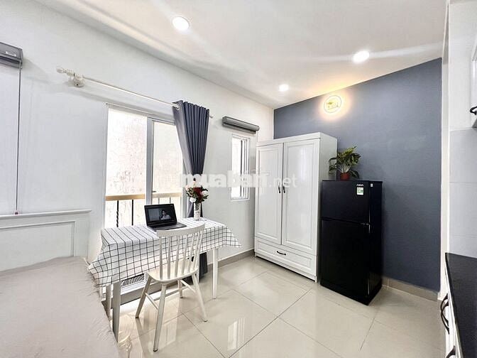 PHÒNG FULL NỘI THẤT NGAY CHỢ LÝ PHỤC MAN - THANG MÁY