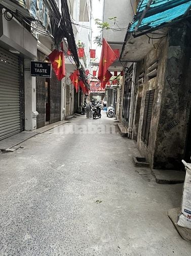 Nghĩa Dũng – Ba Đình – 179 m2 – 3 Tầng – Mặt Tiền 4 m – Giá 18.5 Tỷ. 