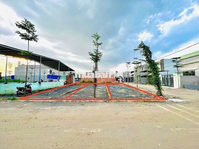 CHỦ KẸT CẦN TIỀN BÁN NHANH 3 LÔ ĐẤT NGAY KDC LAVENDER GÍAP BỬU LONG