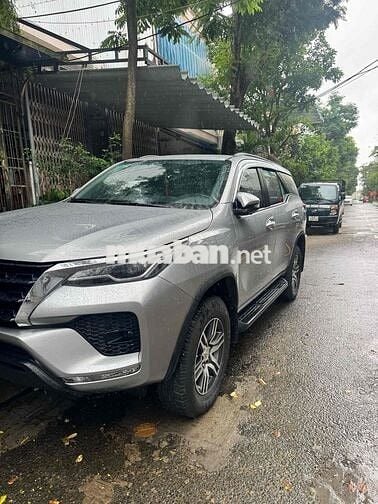 cần bán Fortuner 2021 tự động máy dàu