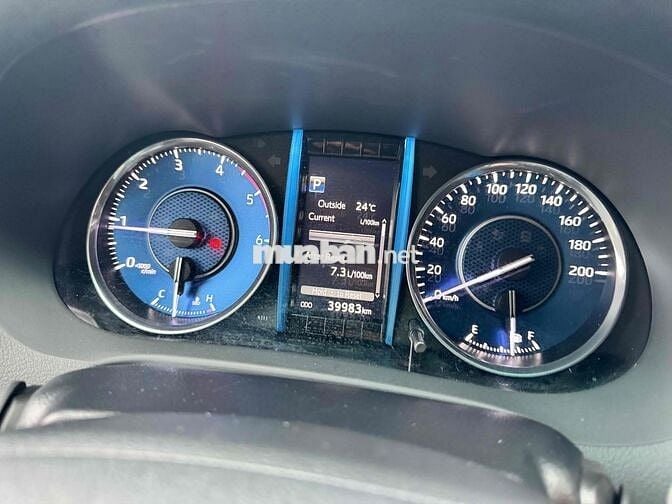 cần bán Fortuner 2021 tự động máy dàu