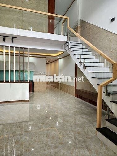 Cần bán nhà sổ riêng thổ cư ngay cổng công ty chángin