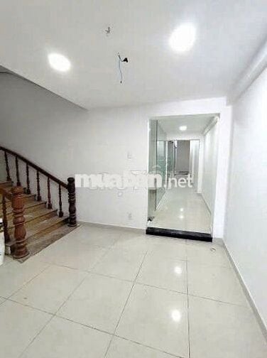 cho Thuê Nhà Trệt Lửng Lầu Mặt Tiền 6M Đường 3/2 Gần Ngã Tư