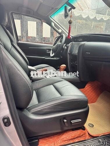 cần bán Fortuner 2021 tự động máy dàu