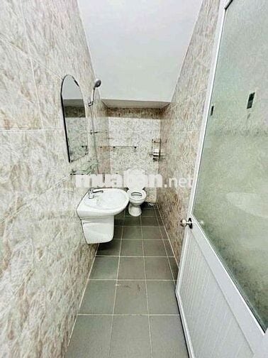 Nhà lầu 3 phòng hẻm 140 Lý Tự Trọng