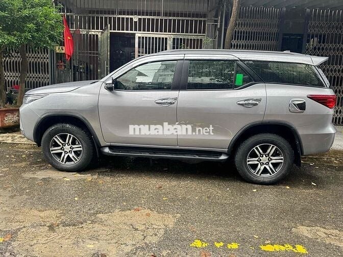 cần bán Fortuner 2021 tự động máy dàu