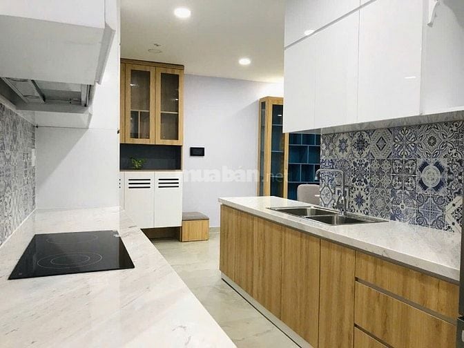 Bán / cho thuê căn hộ Scenic Valley 1, PMH, 3PN, 3 WC, DT 133m, giá rẻ