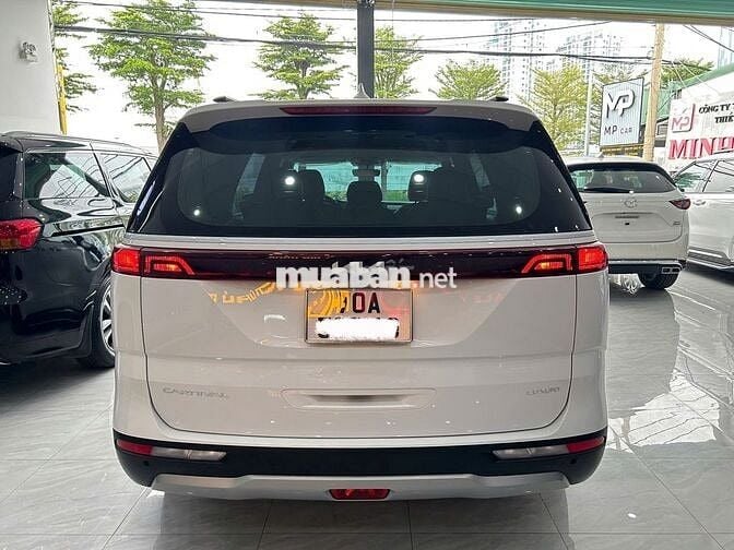 Carnival Luxury 2.2D 2024 Đi 11.000km Zin 100%