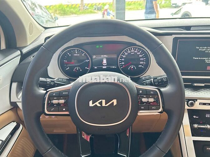 Carnival Luxury 2.2D 2024 Đi 11.000km Zin 100%