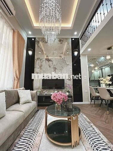 Chính Chủ cần chuyển nhượng lại căn hộ 200m2 duplex- mặt phố lý văn ph