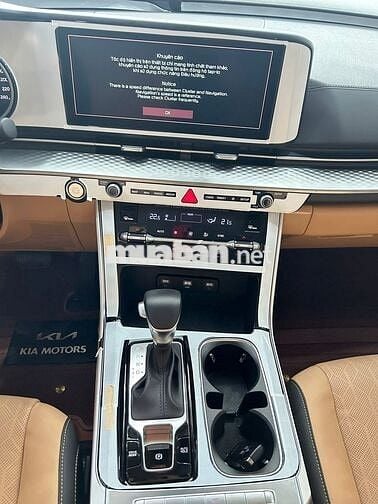 Carnival Luxury 2.2D 2024 Đi 11.000km Zin 100%