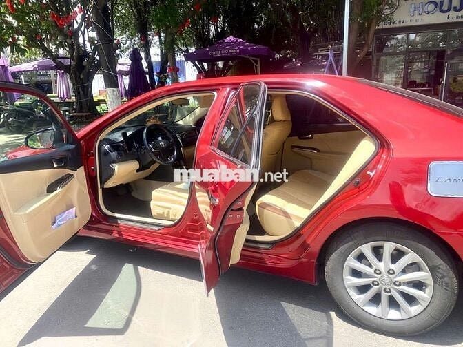 BÁN XE TOYOTA CAMRY 2016 2.0  MÀU ĐỎ ĐÔ, CHÍNH CHỦ