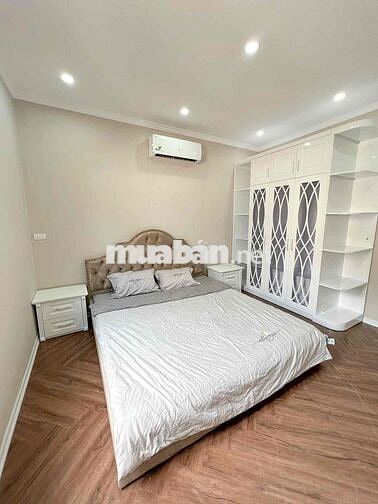 Chính Chủ cần chuyển nhượng lại căn hộ 200m2 duplex- mặt phố lý văn ph