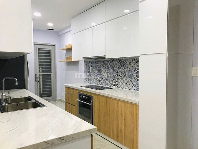 Bán / cho thuê căn hộ Scenic Valley 1, PMH, 3PN, 3 WC, DT 133m, giá rẻ