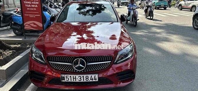 Mercedes-Benz C300 2019 Đỏ 38346 km - 990tr