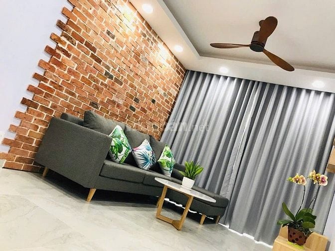 Bán / cho thuê căn hộ Scenic Valley 1, PMH, 3PN, 3 WC, DT 133m, giá rẻ