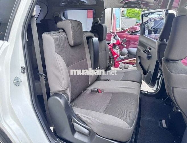 Suzuki Ertiga 2022 hybrid AT cực mới