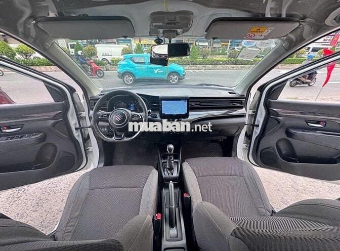 Suzuki Ertiga 2022 hybrid AT cực mới