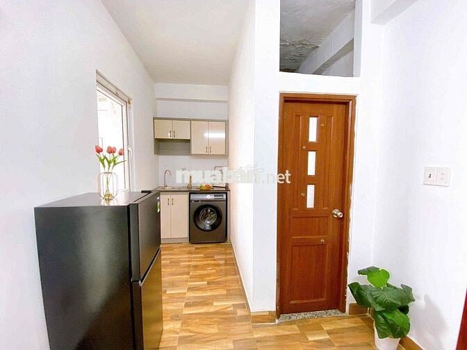CĂN HỘ 1 PHÒNG NGỦ CÓ MÁY GIẶT RIÊNG CỬA SỔ LỚN FULL NỘI THẤT GẦN CHỢ