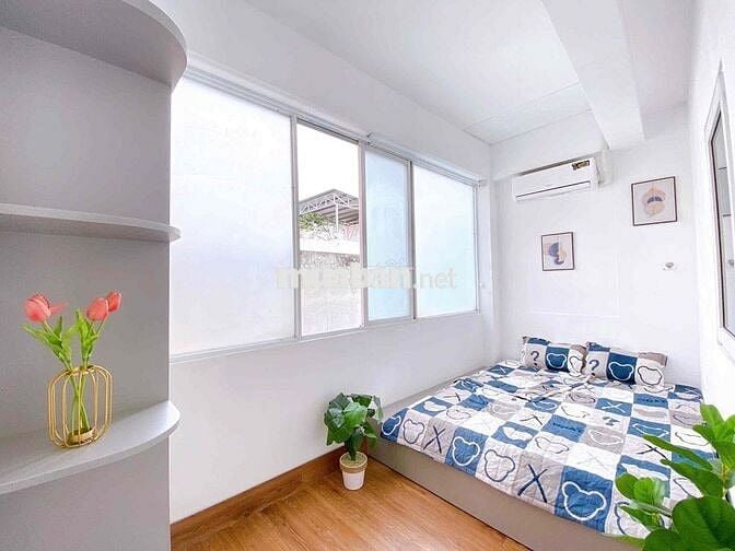CĂN HỘ 1 PHÒNG NGỦ CÓ MÁY GIẶT RIÊNG CỬA SỔ LỚN FULL NỘI THẤT GẦN CHỢ