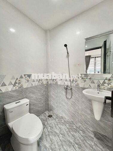 Ở NGAY! CĂN BAN CÔNG MỚI NGAY CÔNG VIÊN GIA ĐỊNH FULL NT - THANG MÁY