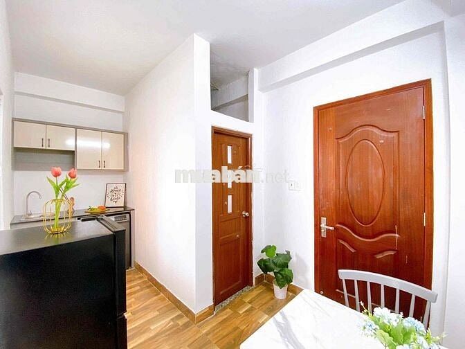 CĂN HỘ 1 PHÒNG NGỦ CÓ MÁY GIẶT RIÊNG CỬA SỔ LỚN FULL NỘI THẤT GẦN CHỢ